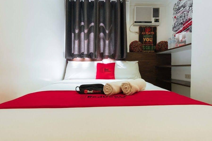 Reddoorz Plus @ Poblacion Makati Makati City Dış mekan fotoğraf