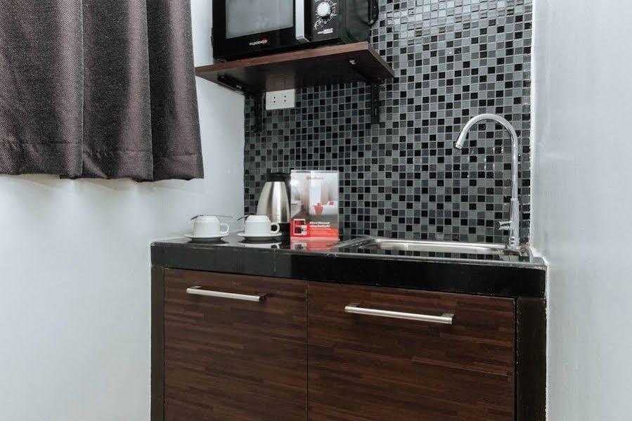 Reddoorz Plus @ Poblacion Makati Makati City Dış mekan fotoğraf