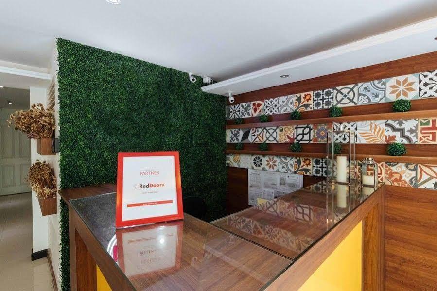 Reddoorz Plus @ Poblacion Makati Makati City Dış mekan fotoğraf