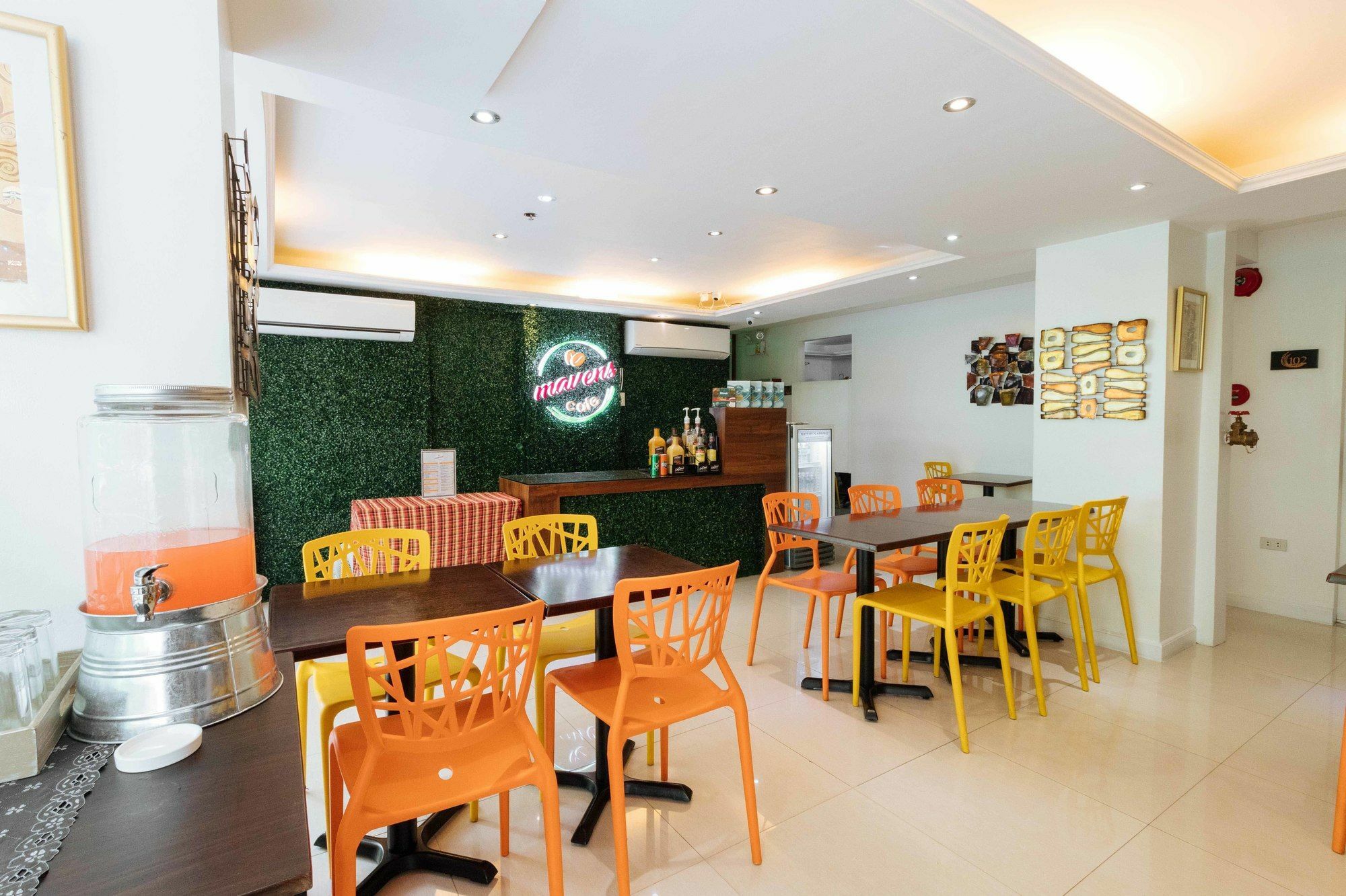 Reddoorz Plus @ Poblacion Makati Makati City Dış mekan fotoğraf