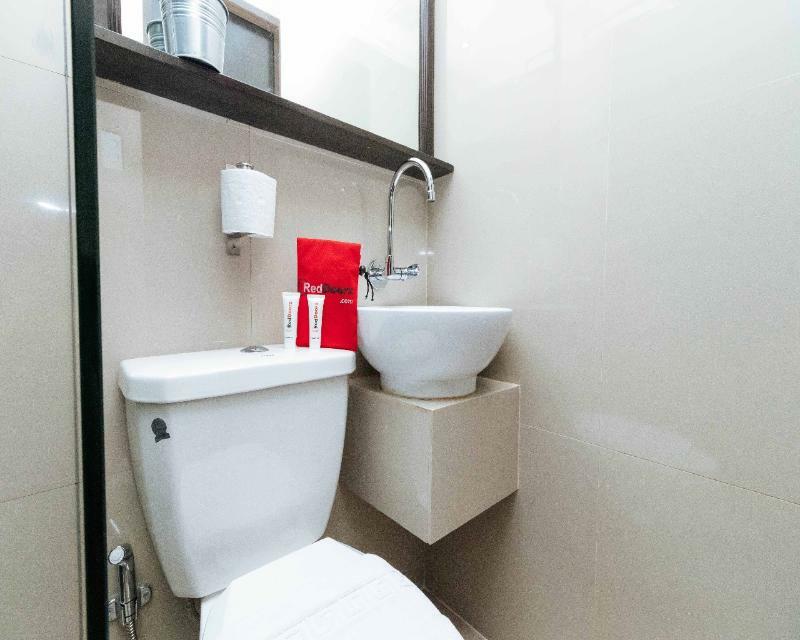Reddoorz Plus @ Poblacion Makati Makati City Dış mekan fotoğraf